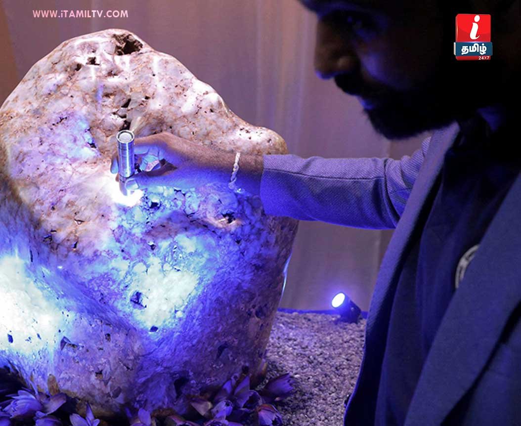 310-kg-queen-of-asia-natural-blue-gem-unveiled-in-sri-lanka